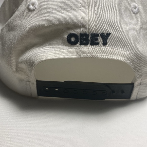 OBEY NEW White and Black Cap with Purple Embroidery - Picture 3 of 7